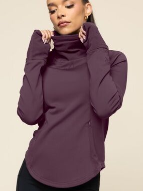 POPFlex Chasing Pavements Mockneck Pullover in Aubergine Dark Purple Small